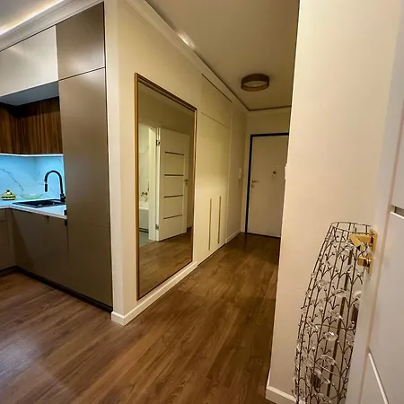5-star Modern - Metro & Old Town Nearby Apartman *