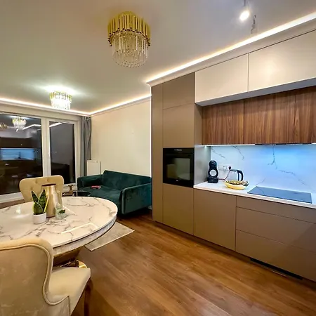 5-star Modern - Metro & Old Town Nearby Apartman *